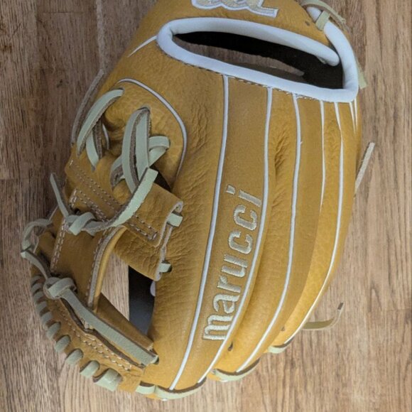 Marucci Acadia M Type V2 Youth Baseball Catcher's Mitt, 32 inches, Beige Size 11 - Picture 2 of 8